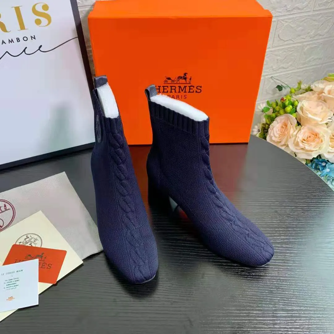 👟👟Ex-factory price 460👟👟 Hermes Hermes early autumn new model, the highest version on the market! Original board 1:1 purchasing level quality.  This is the youngest item from the H family this season! It’s just right to wear this season, it looks great on your feet and looks particularly slender 🌹 Fabric: Original 1:1 molded imported knitted upper, sheepskin lining. The heel is the latest molded horseshoe heel this year, with a heel height of 6.5cm 🌹 Size number: 34-41 (34.40 41/42 customized) 🌹 Outsole: Rubber sole and genuine leather sole optional 🌹Color: black, white, blue, burgundy 🌹Packaging with cloth bag certificate